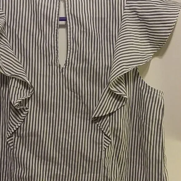 Old navy blouse - Picture 4 of 4